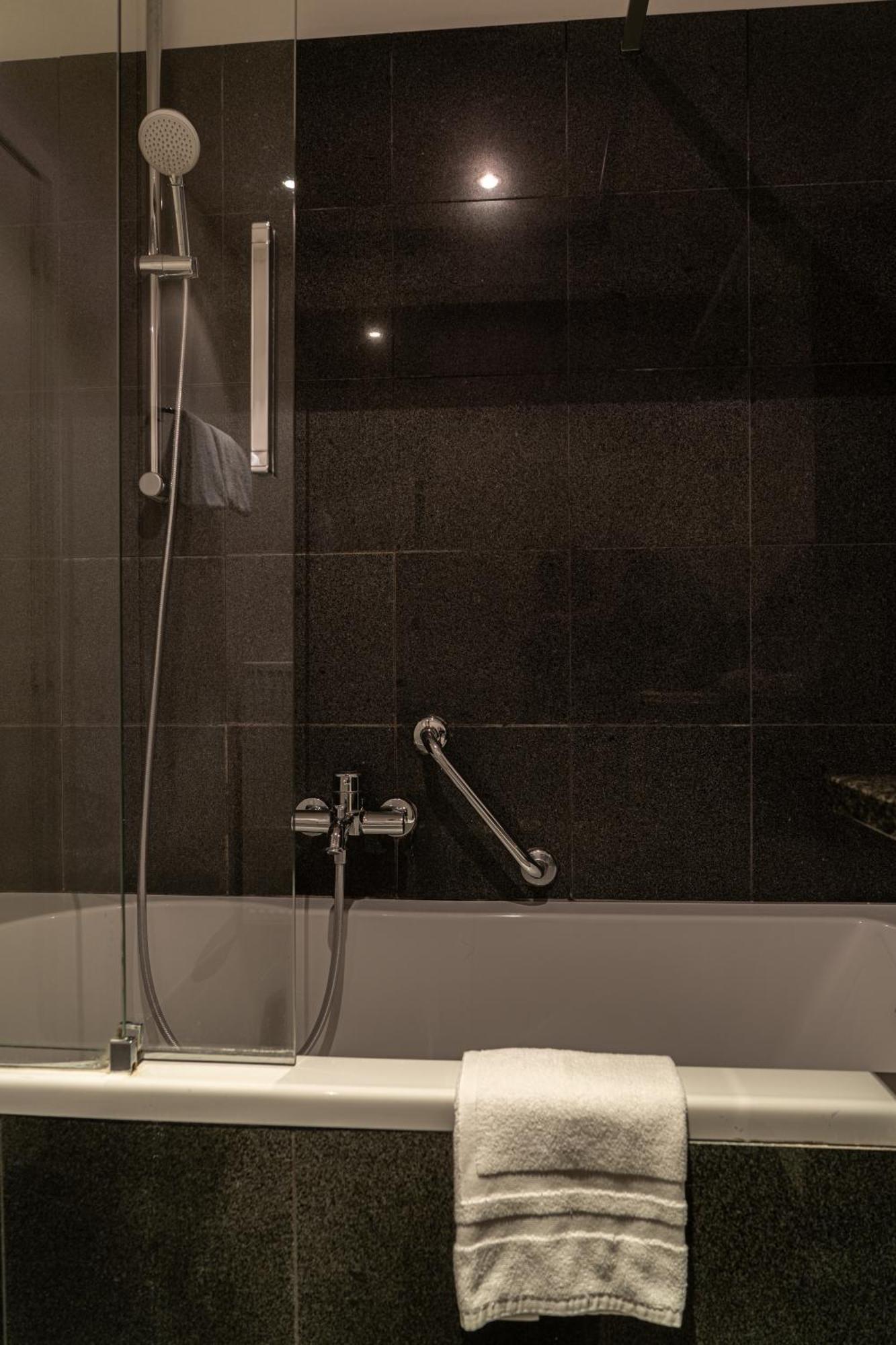 Diamant Suites Brussels Eu Etterbeek Екстер'єр фото